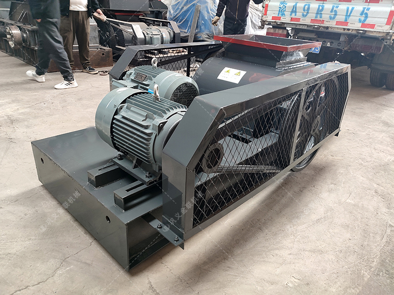 雙齒輥破碎機(jī)，如何解決大塊物料破碎的困擾？